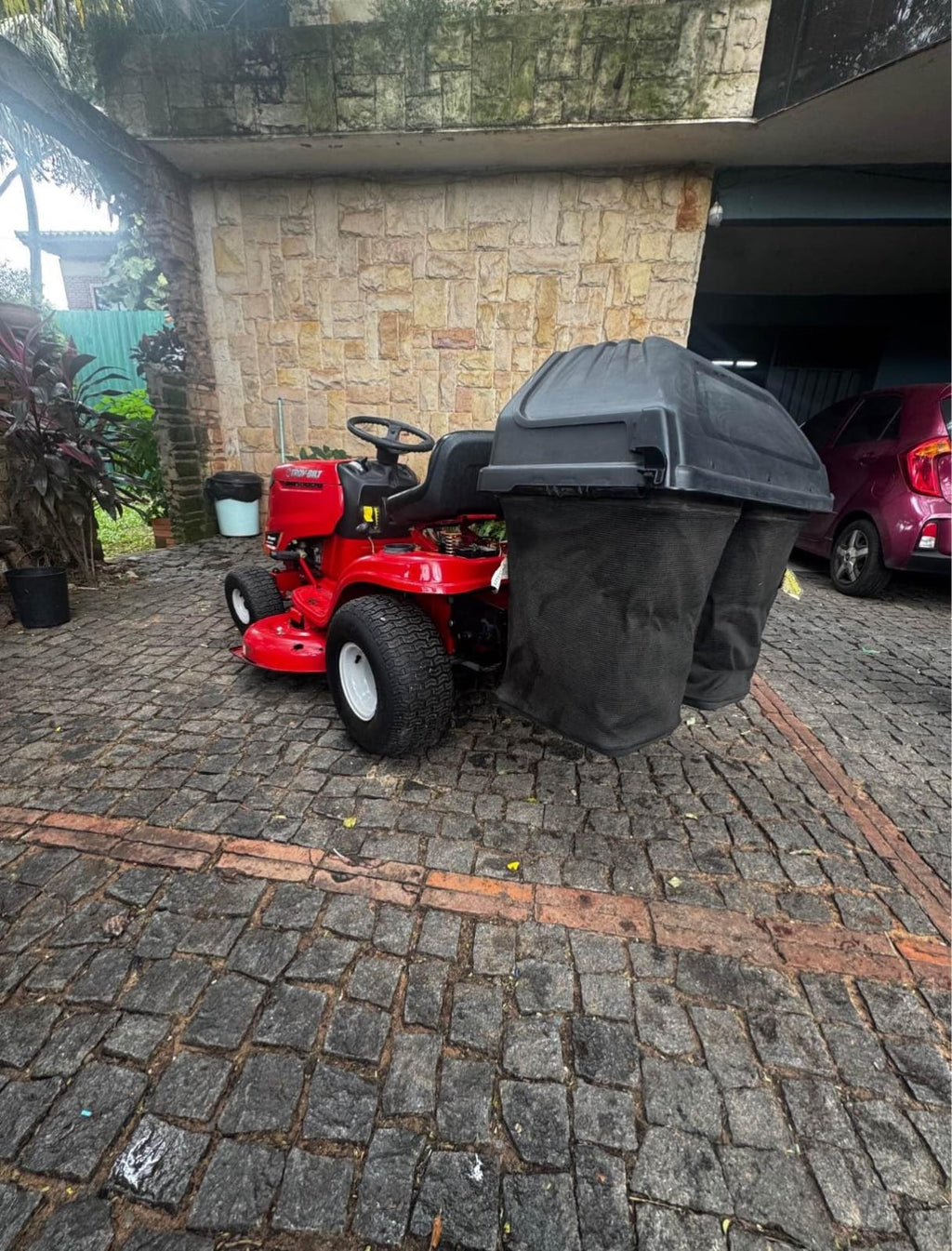 TRACTOR CORTAPASTO TROY-BILT PONY 17.50HP 42.00' CON COLECTOR