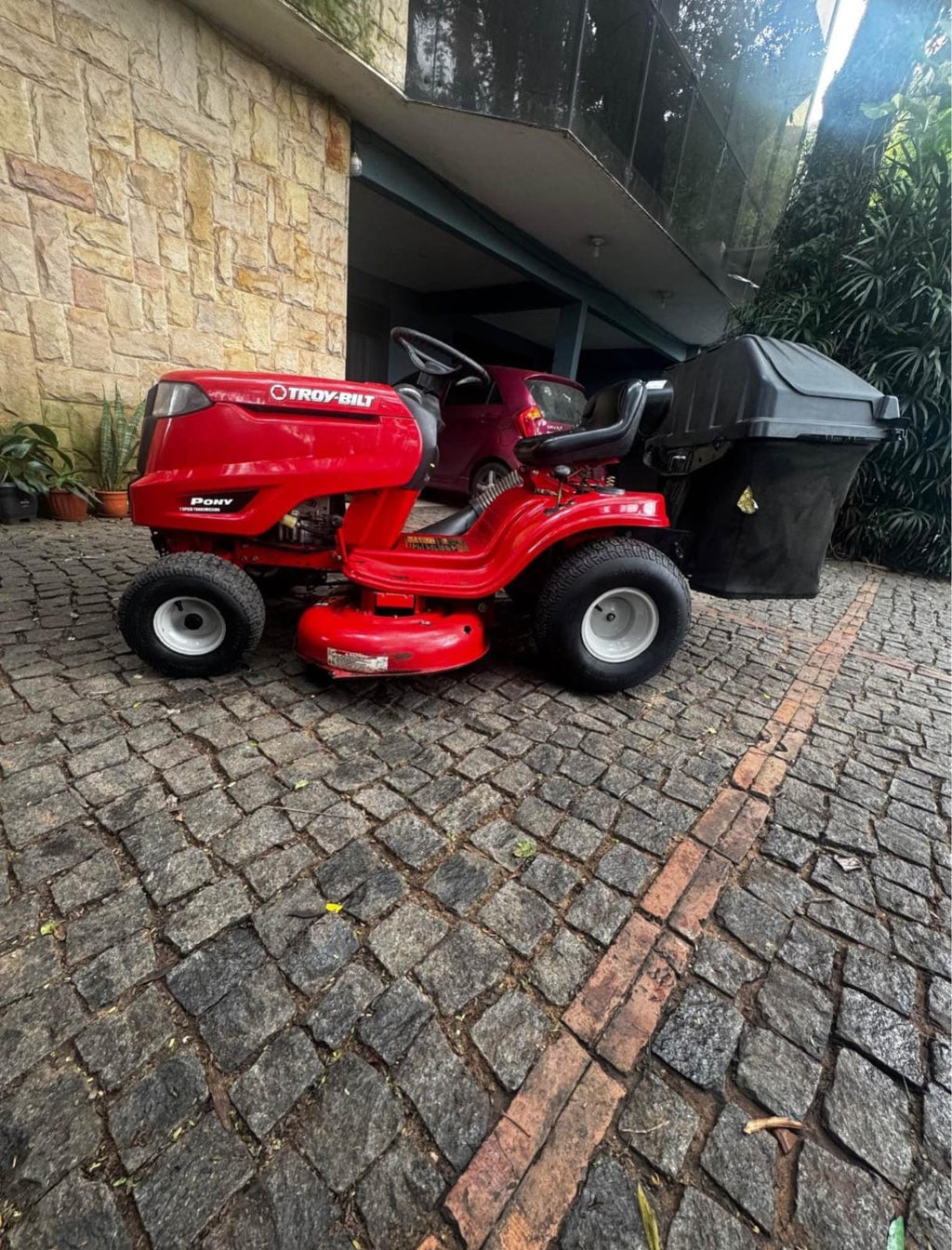 TRACTOR CORTAPASTO TROY-BILT PONY 17.50HP 42.00' CON COLECTOR