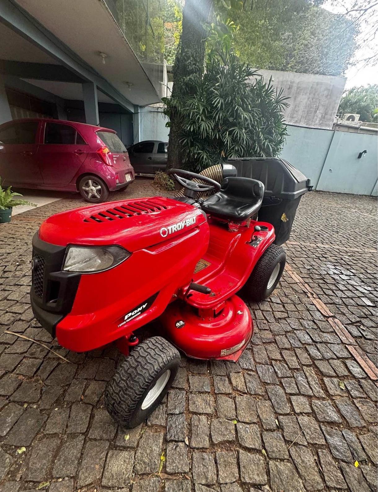 TRACTOR CORTAPASTO TROY-BILT PONY 17.50HP 42.00' CON COLECTOR